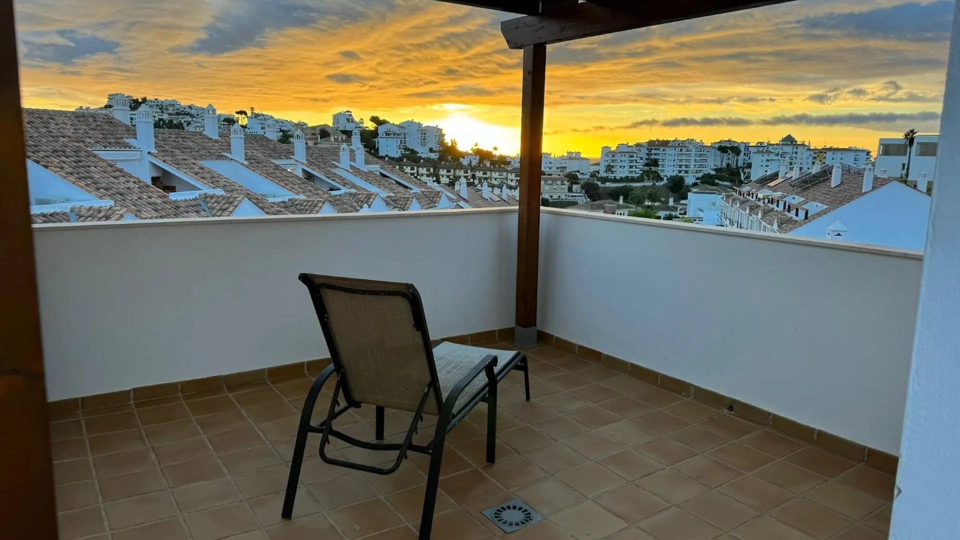 מיחאס Casa Topacio, 3 Bedrooms And 3 Bathrooms In Quiet Street דירה