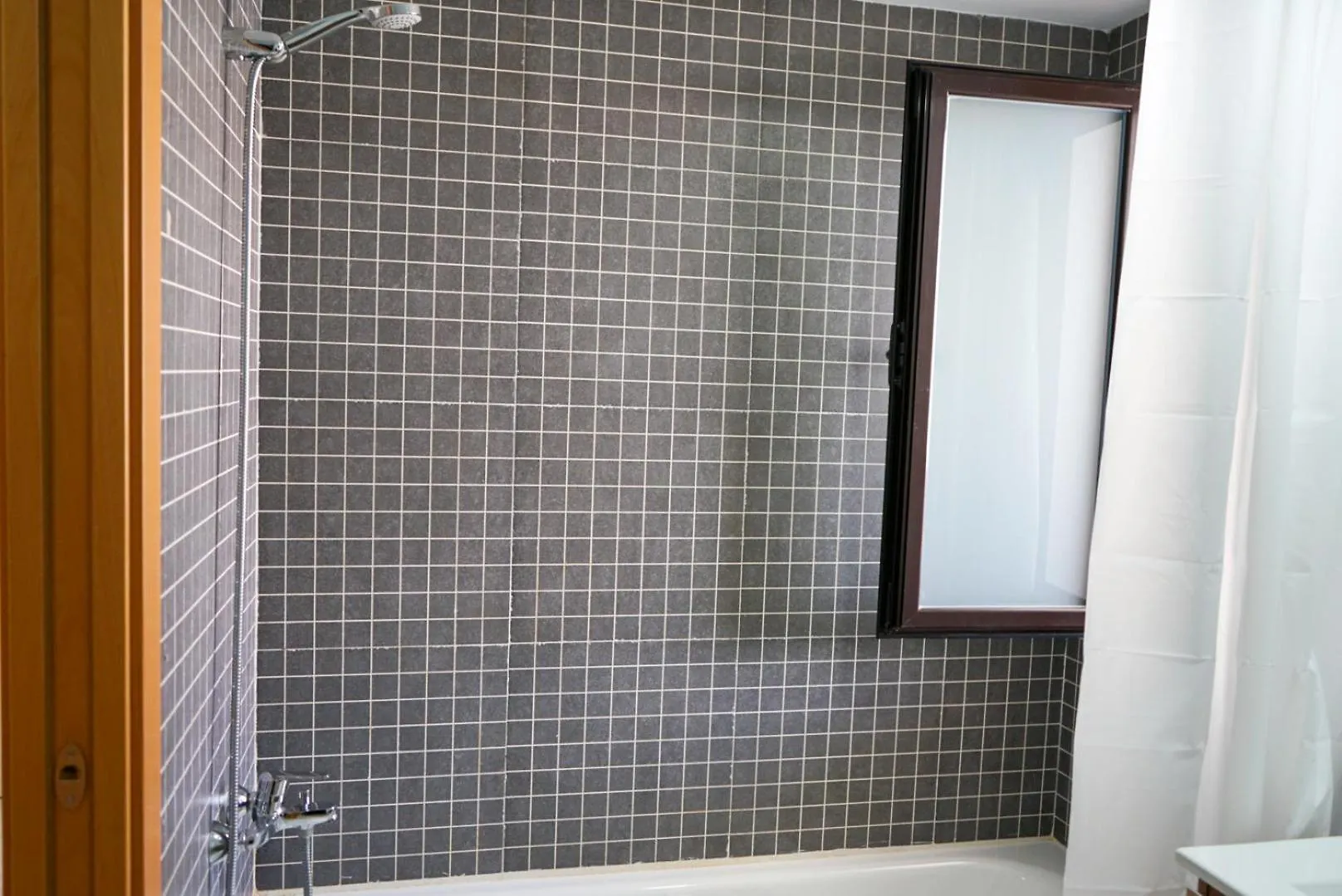דירה מיחאס Casa Topacio, 3 Bedrooms And 3 Bathrooms In Quiet Street