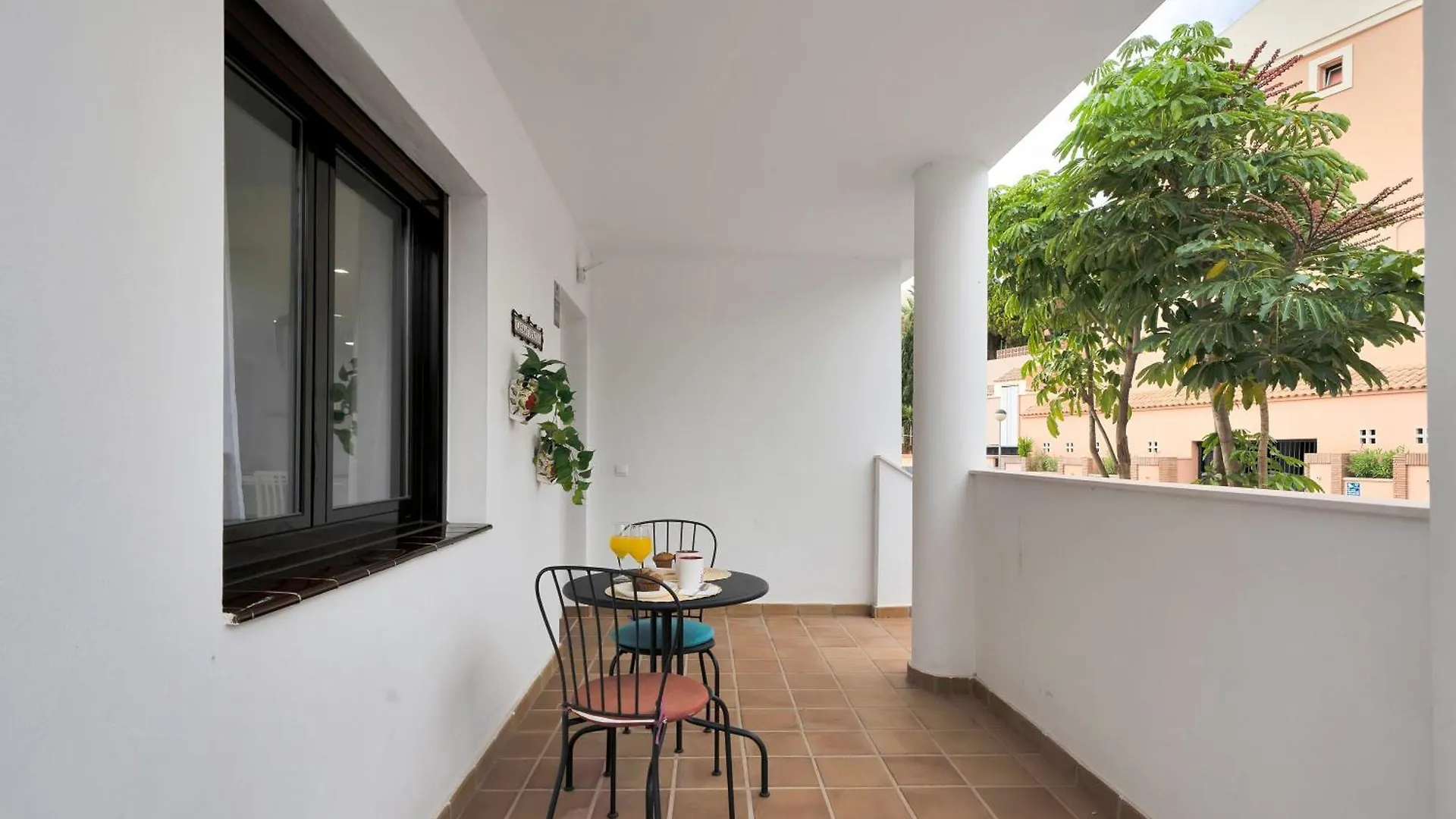 דירה מיחאס Casa Topacio, 3 Bedrooms And 3 Bathrooms In Quiet Street ספרד