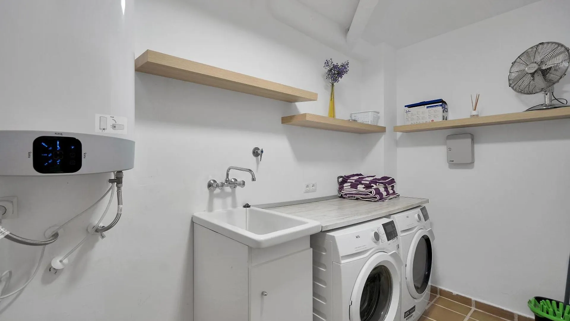 דירה מיחאס Casa Topacio, 3 Bedrooms And 3 Bathrooms In Quiet Street