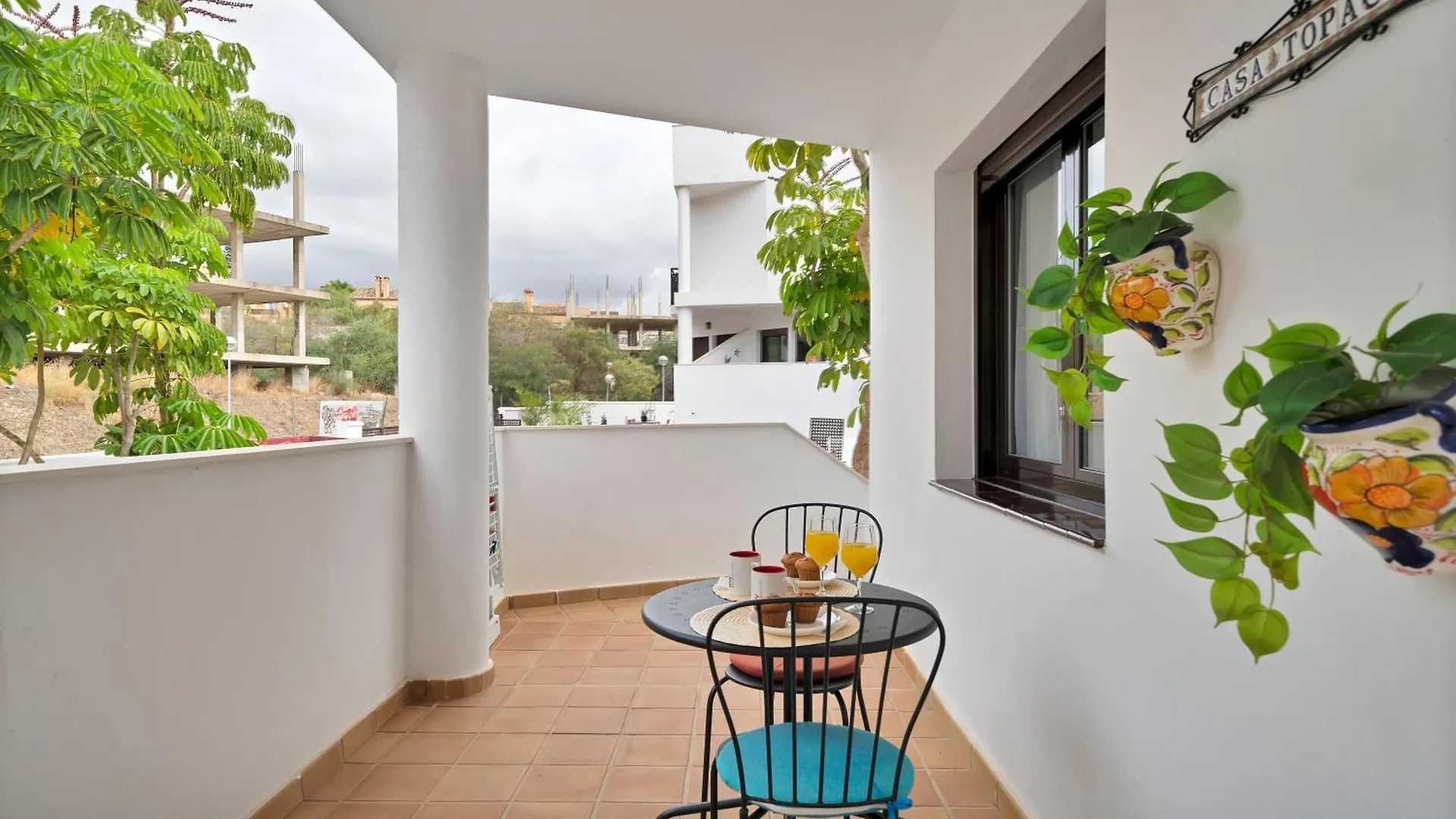 דירה מיחאס Casa Topacio, 3 Bedrooms And 3 Bathrooms In Quiet Street ספרד