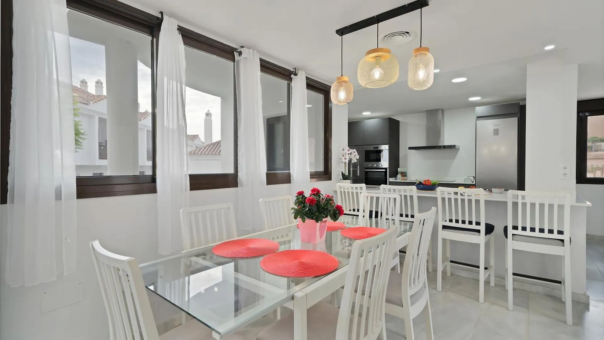דירה מיחאס Casa Topacio, 3 Bedrooms And 3 Bathrooms In Quiet Street ספרד