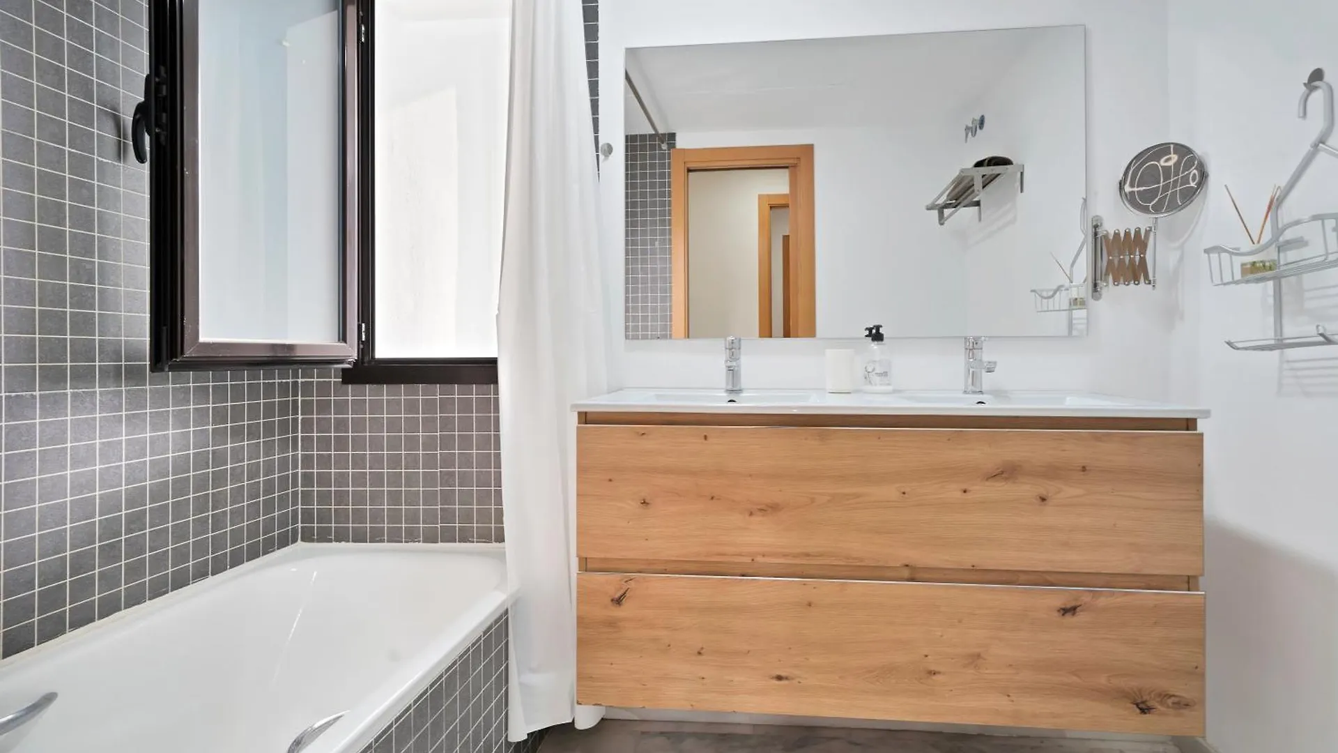 מיחאס Casa Topacio, 3 Bedrooms And 3 Bathrooms In Quiet Street ספרד